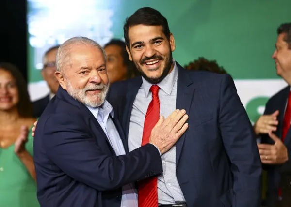 Lula deve indicar Messias ao STF e nomear Boulos ministro até terça