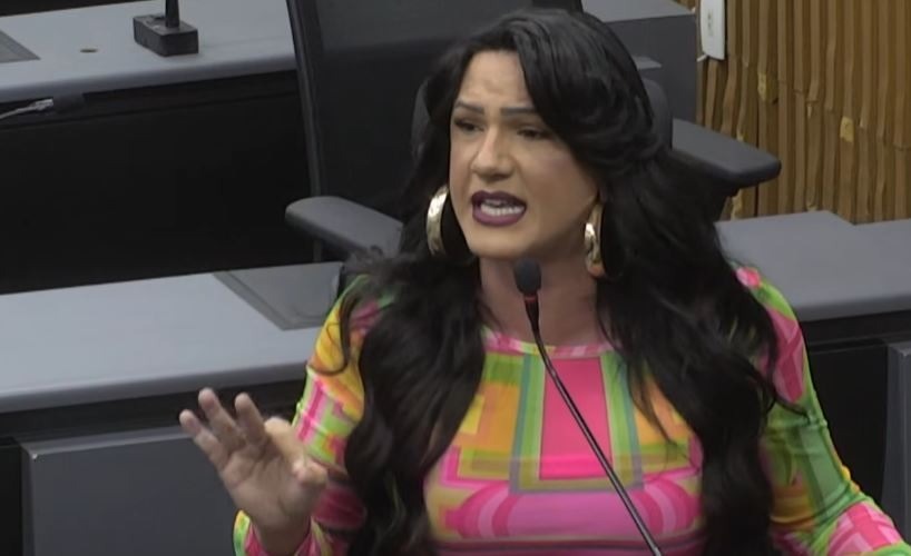 Thabatta Pimenta revela que já ficou com vereador bolsonarista