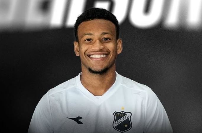 ABC contrata volante que foi campeão mundial pelo Palmeiras