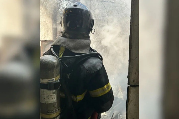 Bombeiros controlam incêndio em residência na Grande Natal