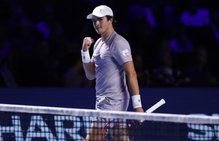 João Fonseca é campeão do ATP 500 da Basileia e conquista maior título de um brasileiro desde Guga Kuerten