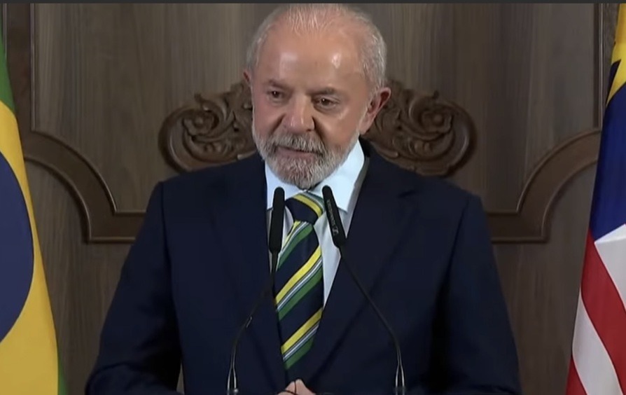 Lula diz que avião de Trump é melhor que o seu e brinca: “Penei mais”