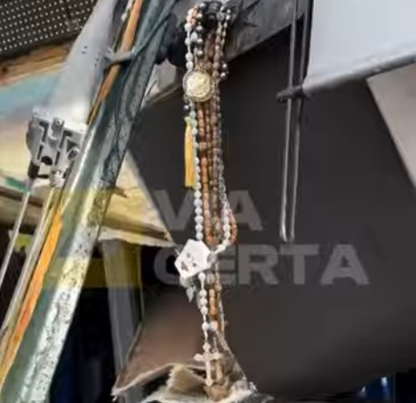 [VÍDEO] Terço fica intacto após acidente grave entre ônibus e caminhão no RN