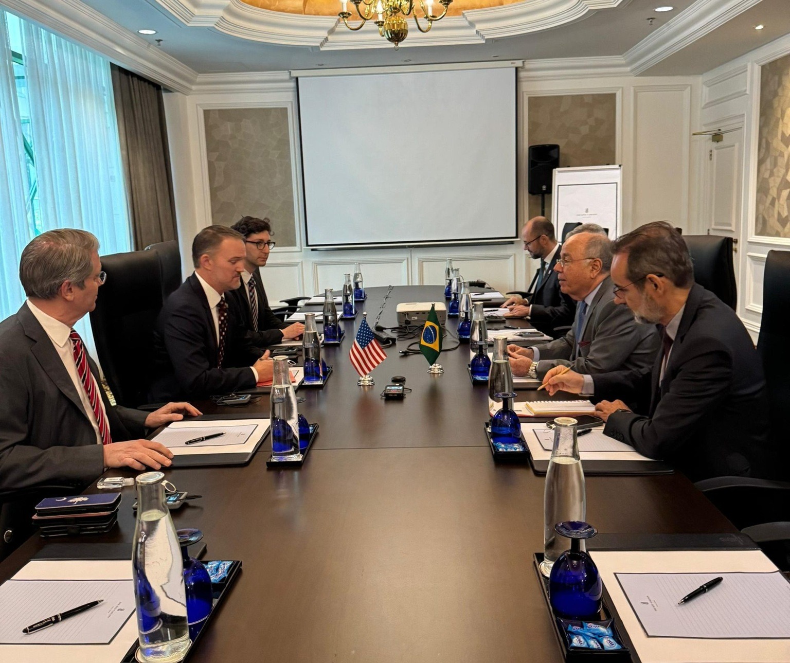 Itamaraty divulga imagem de primeira reunião técnica entre Brasil e EUA sobre tarifas