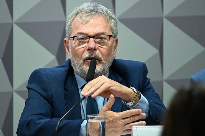 Ex-diretor do INSS diz na CPMI que abriu empresa para atender “Careca”