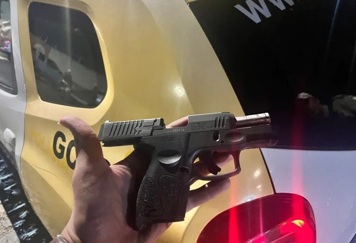 Homem é preso portando pistola ilegal de calibre restrito durante blitz em Parnamirim
