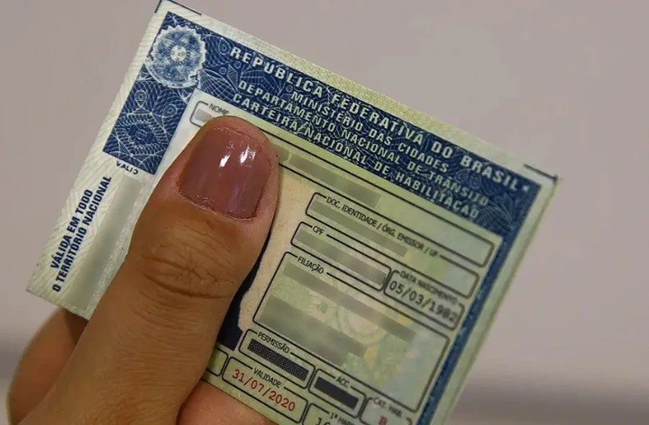 Governo vai oferecer cursos gratuitos para tirar CNH, diz ministro dos Transportes