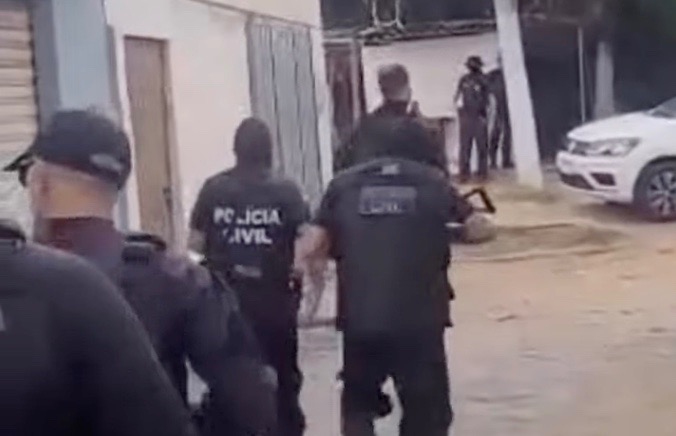 Operação da polícia prende chefe do tráfico em Mãe Luiza