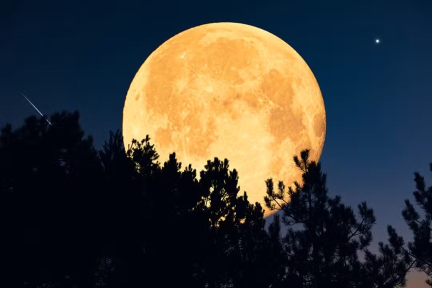 2ª superlua do ano poderá ser vista nesta semana; saiba como observar