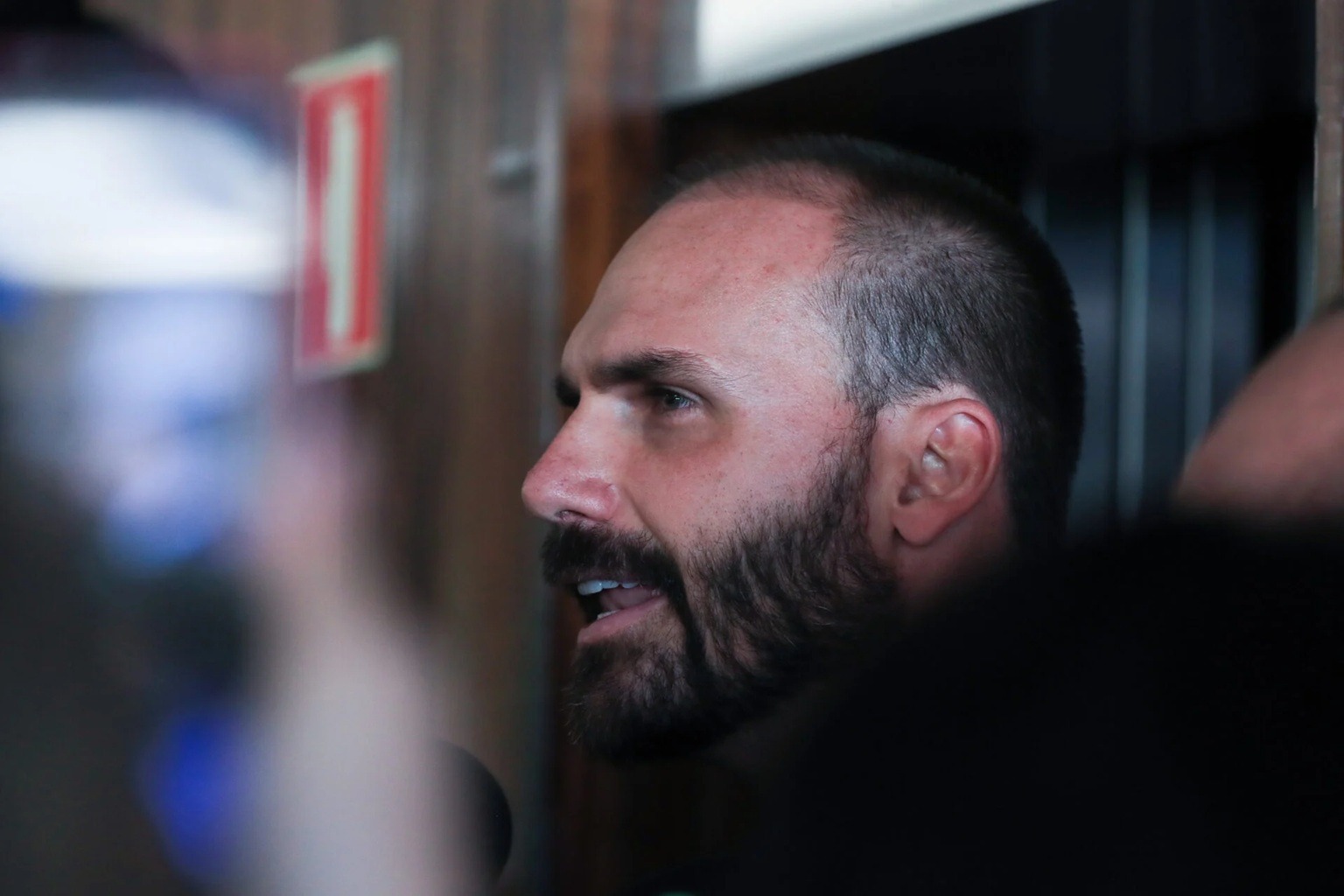Eduardo Bolsonaro critica Tarcísio sobre concorrer às eleições presidenciais de 2026