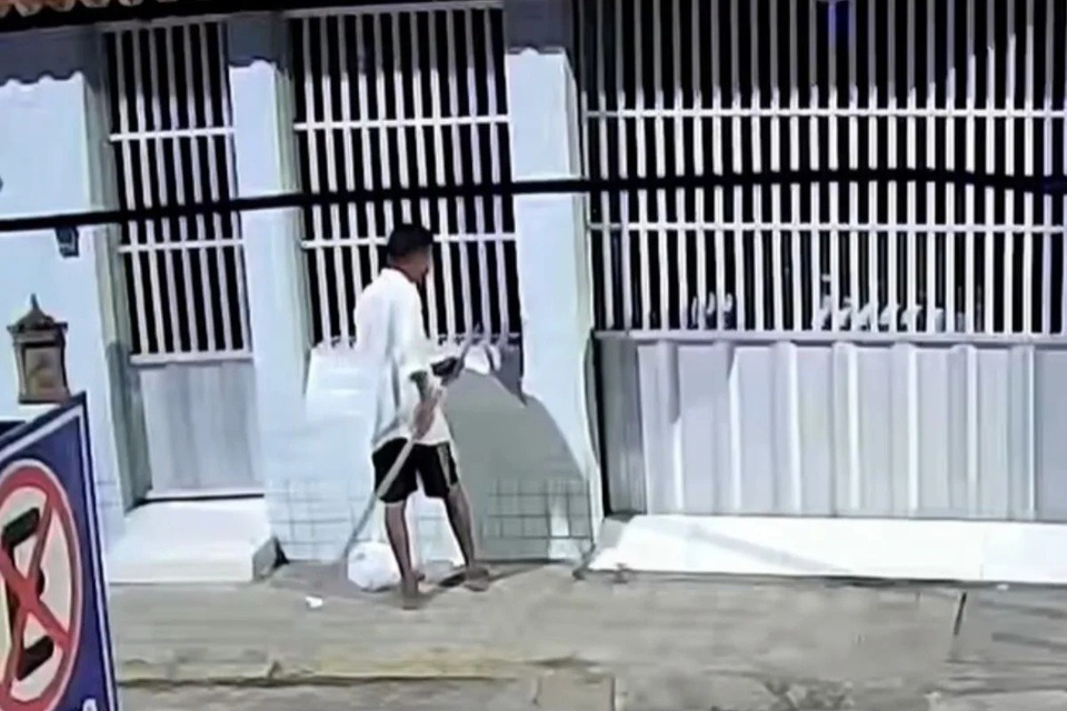 VÍDEO: Homem usa vara de pescar para furtar casa no bairro do Alecrim
