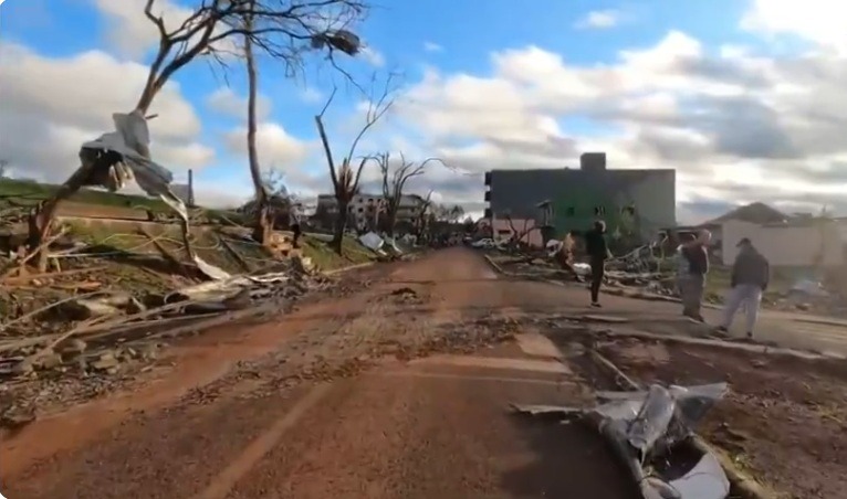 Número de mortos após tornado no Paraná chega a 6; ventos atingiram 250 km/h