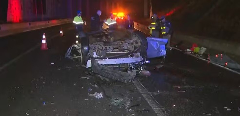 Carro despenca do viaduto em SP e mata 4 jovens; uma pessoa sobrevive