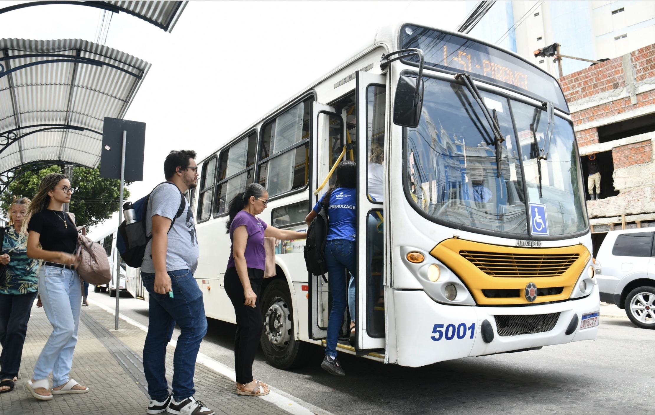 Transporte público segue com operação especial para candidatos no segundo dia do ENEM