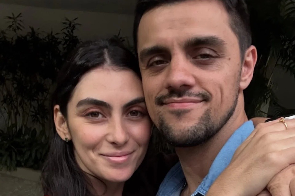 Ator da Globo reage após esposa dizer que orou para ele perder trabalho