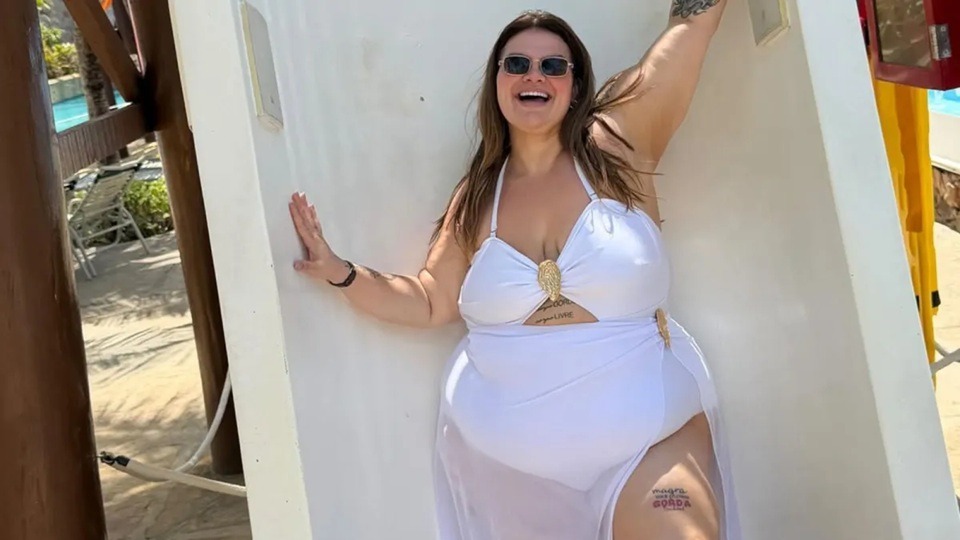 VÍDEO: Influenciadora Thais Carla realiza sonho ao descer de toboágua após perder mais de 70 kg