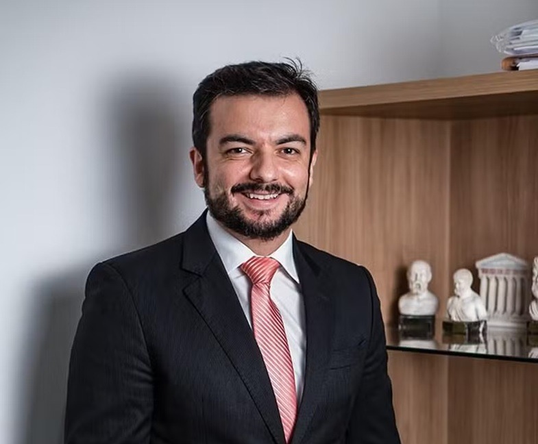 Advogado morre esfaqueado por cliente em escritório