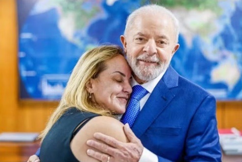 Filha mais velha de Lula é internada após mal-estar no fim de semana