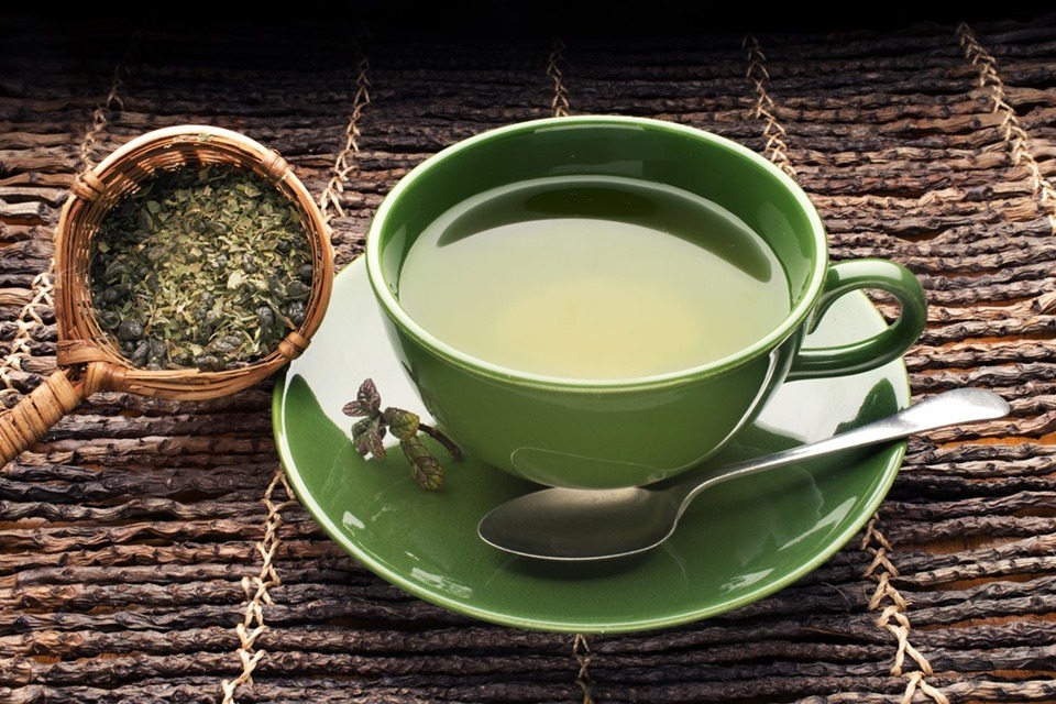 Chá antioxidante cuida do fígado e ajuda a reduzir gordura abdominal
