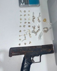 Polícia Militar apreende arma artesanal e porções de crack no bairro Pajuçara