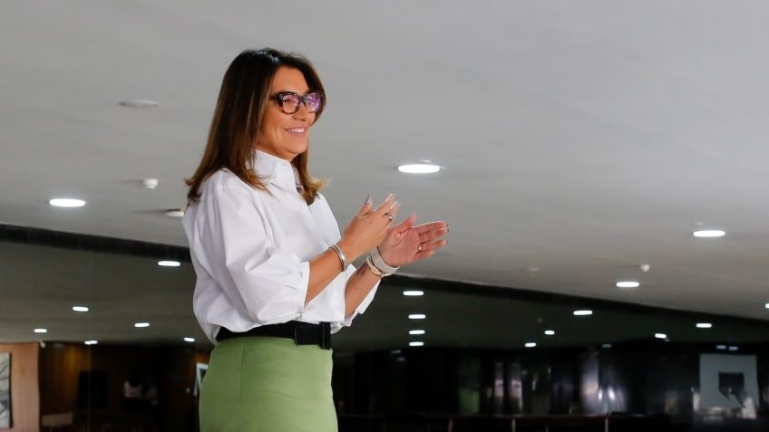 [VÍDEO] Janja volta a errar português e diz “somos atoras” em entrevista na COP30