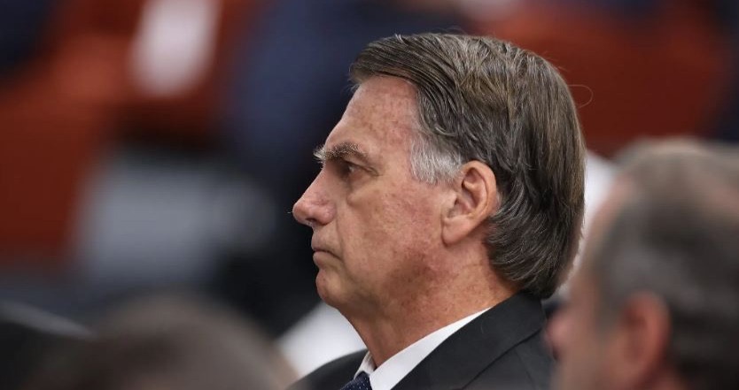 Defesa pede ao STF para que Bolsonaro cumpra prisão em casa