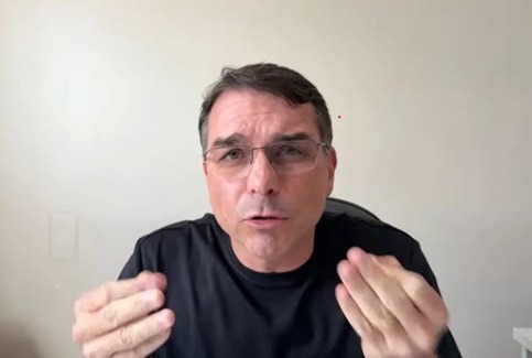 VÍDEO: “Se meu pai morrer lá dentro, a culpa é sua”, diz Flávio a Moraes
