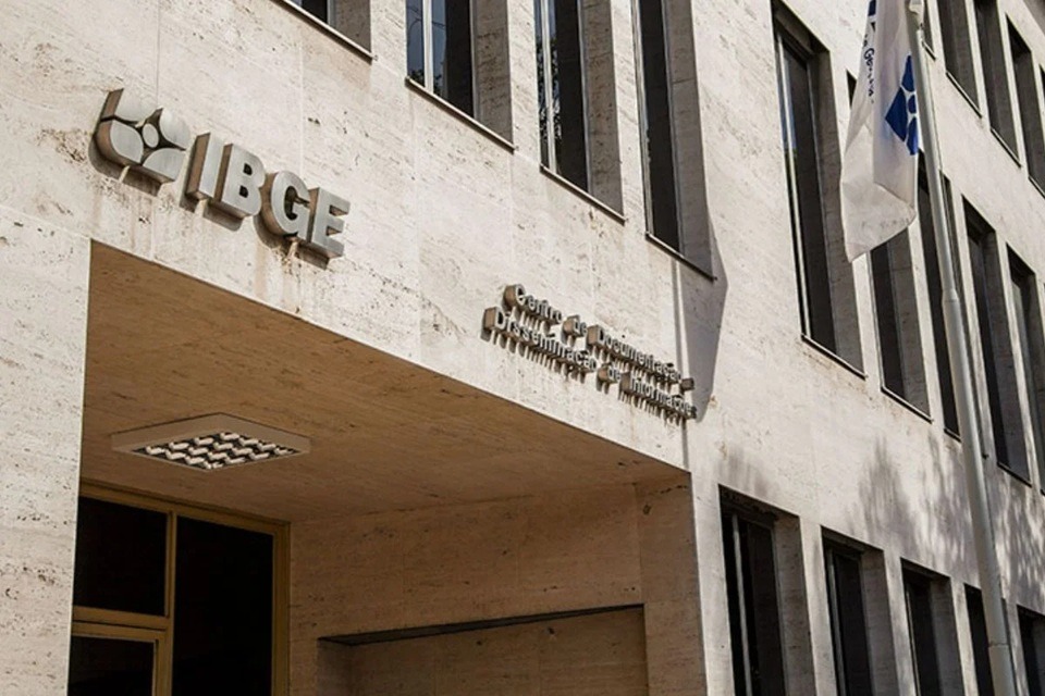 IBGE abre inscrições para concurso com 9,5 mil vagas; confira