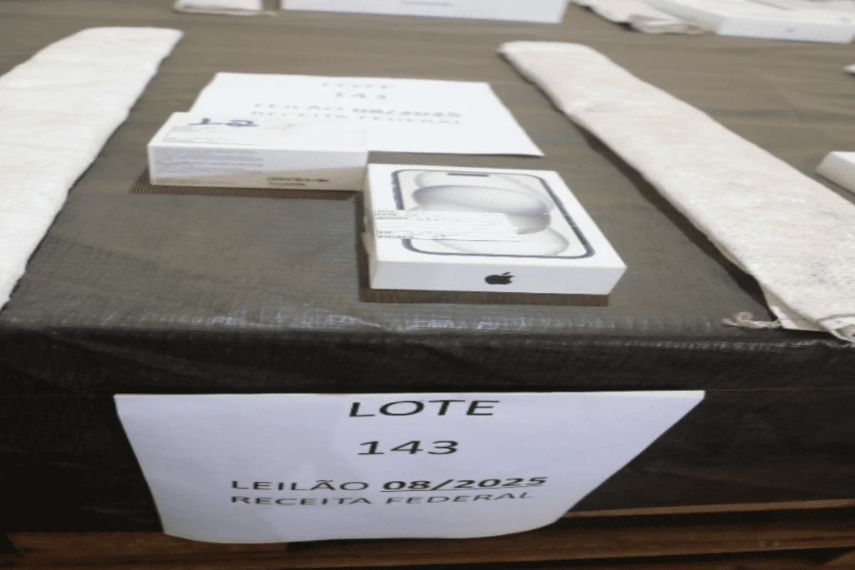 Leilão da Receita tem iPhone 15 a partir de R$ 576, HB20s e PS5