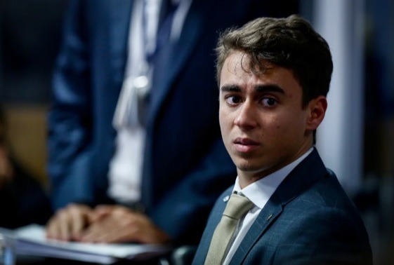 Condenado por transfobia, Nikolas diz que “virou crime chamar homem de homem”