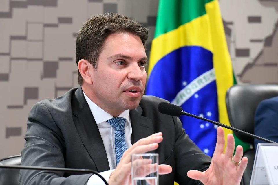 Moraes comunica Câmara sobre perda do mandato de Ramagem, condenado e nos EUA