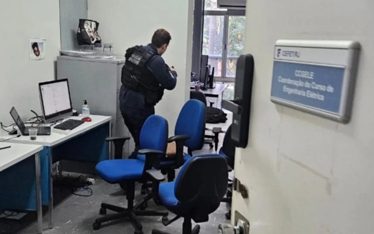 Homem invade faculdade, atira em duas mulheres e é encontrado morto