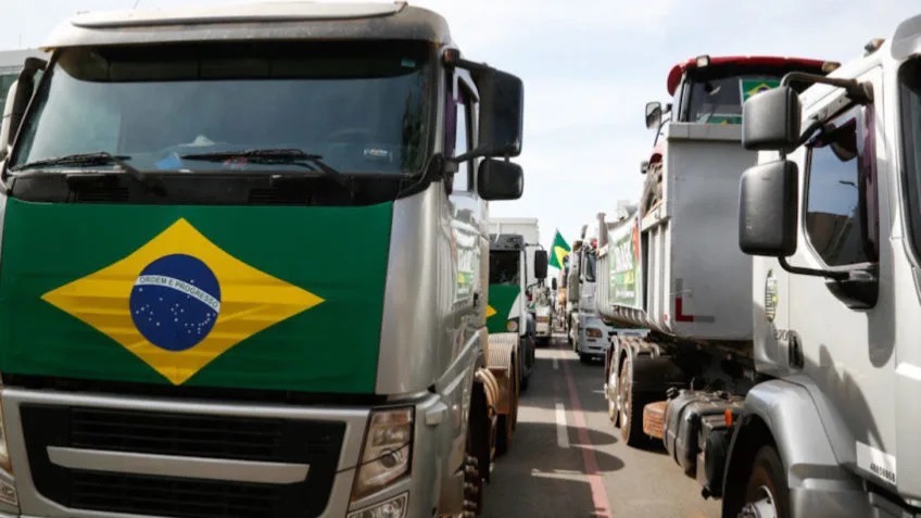 Organizações de caminhoneiros contestam ato pró-Bolsonaro