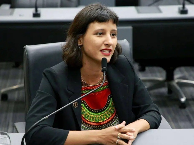 Câmara terá sessões abertas e transmissões ao vivo do julgamento da cassação de Brisa Bracchi