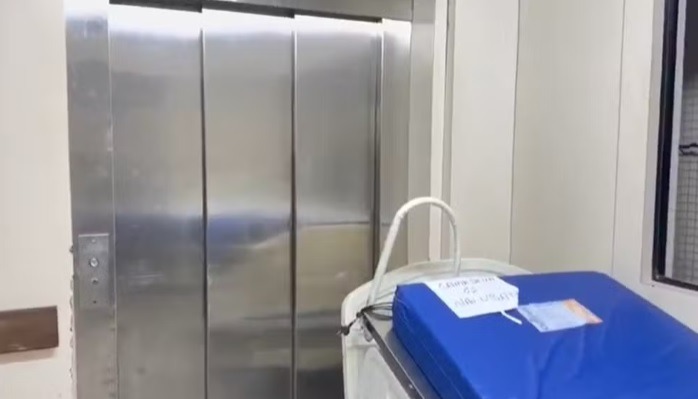 Pacientes intubados sobem escadas após elevadores quebrarem no Walfredo Gurgel