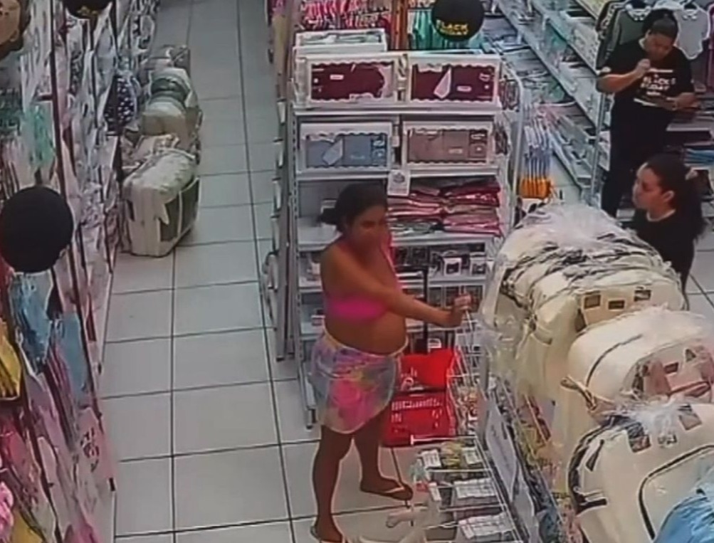 [VÍDEO] Mãe dá à luz no meio do corredor de loja enquanto comprava o enxoval do bebê