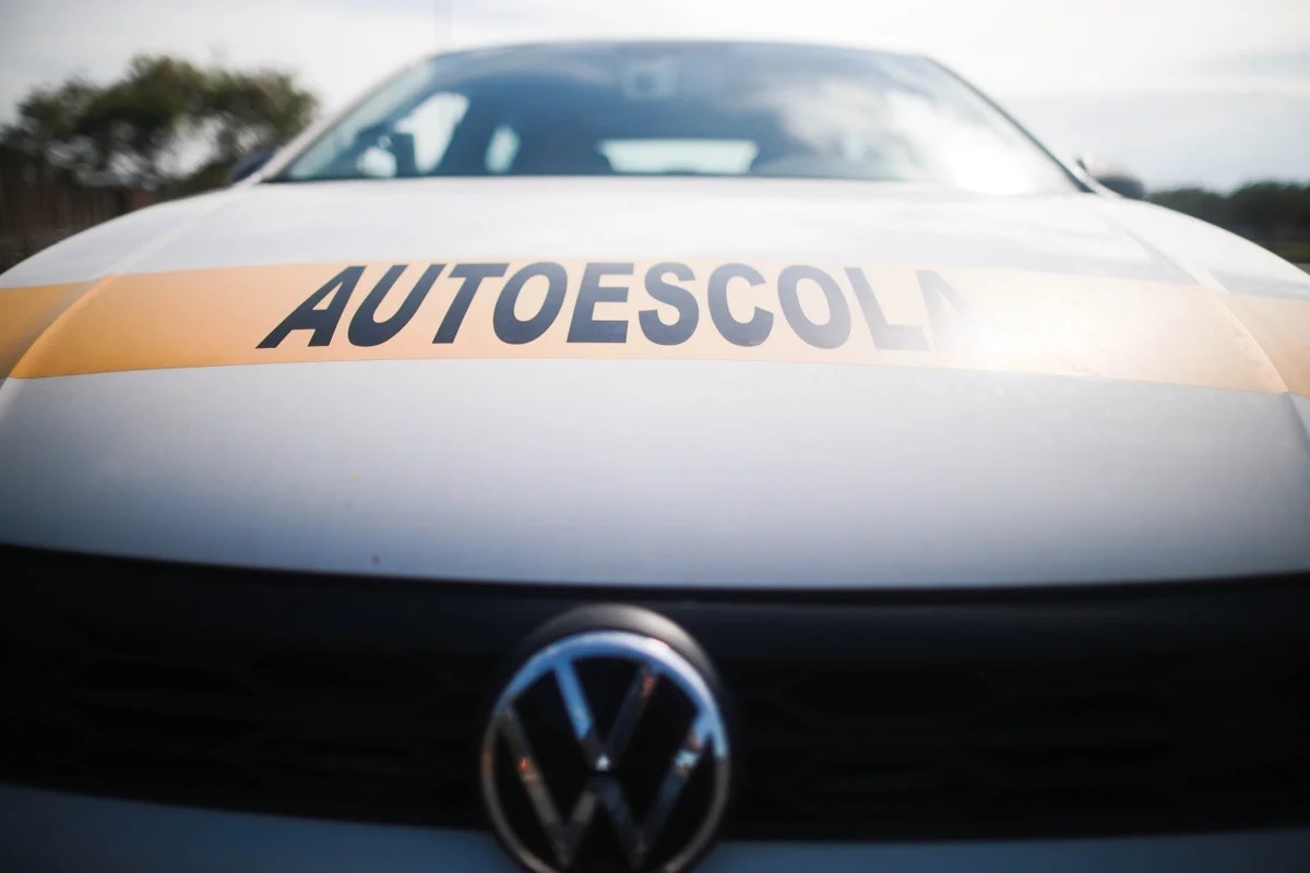 Bolsonarista tenta retomar obrigatoriedade de autoescolas
