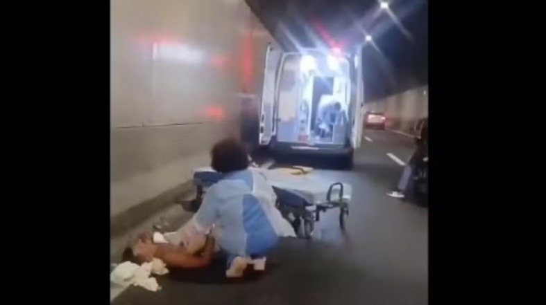 VÍDEO: Paciente salta de ambulância em movimento durante transferência