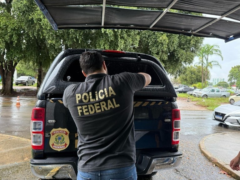 Dois sargentos da PM são presos por ajudar crime organizado