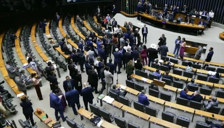 PL da dosimetria será votado nesta terça-feira (9) sem pedido de anistia, após acordo com líderes do Centrão