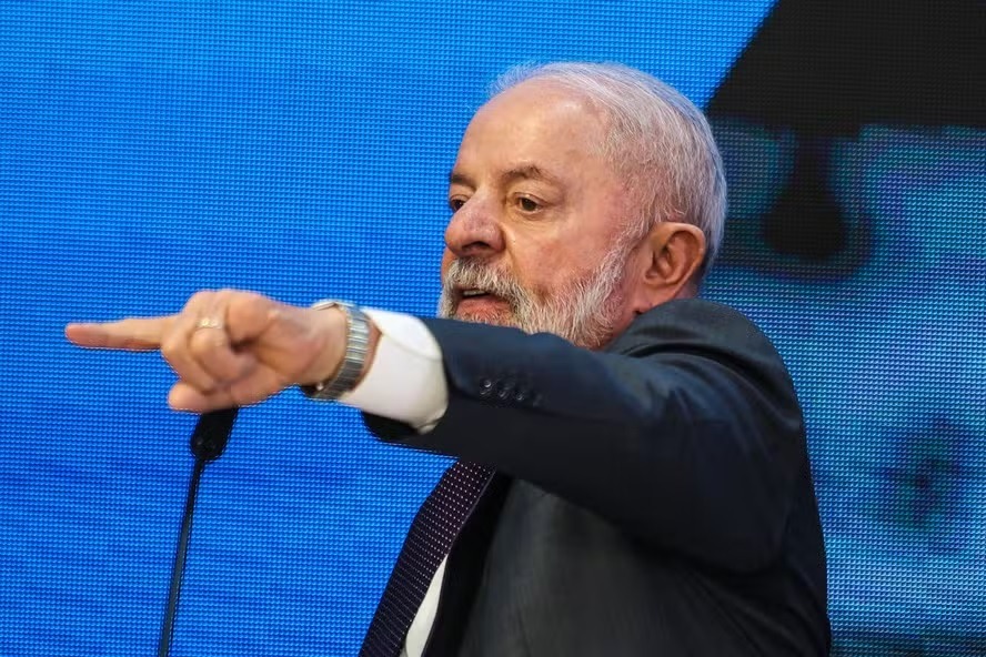 Lula cobra ministros a se manifestarem contra redução de pena de Bolsonaro