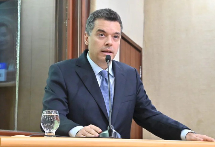 “Nem esquerda, nem direita. A gente é centro”, afirma Walter Alves em evento na ALRN