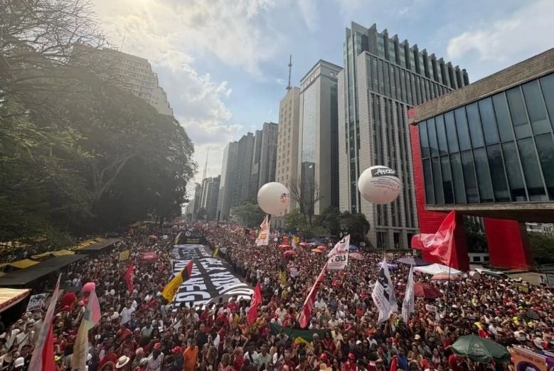 Entenda os motivos das manifestações da esquerda que acontecem neste domingo (14)