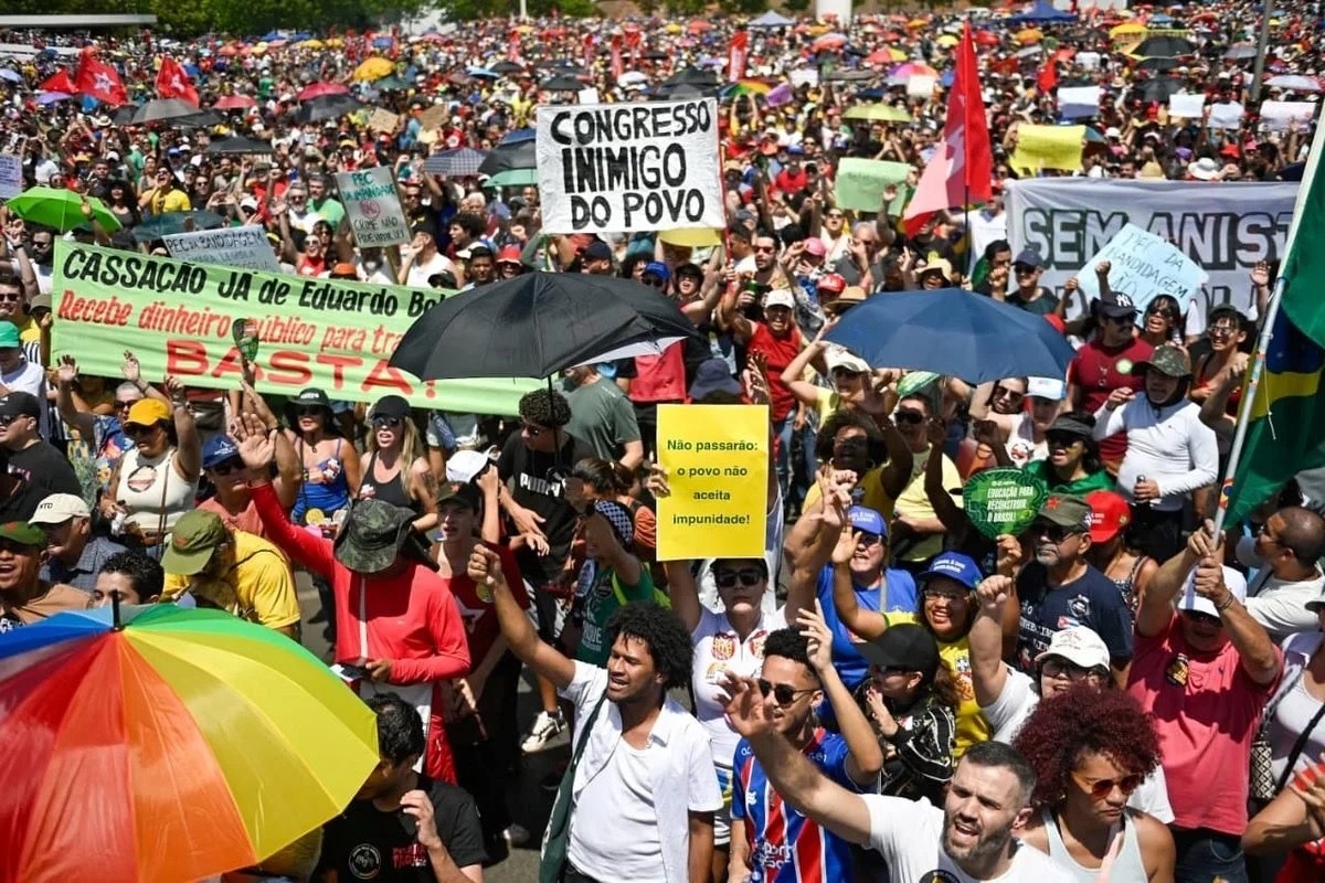 Manifestantes vão às ruas em todo o país contra o Congresso neste domingo; veja onde acontece em Natal