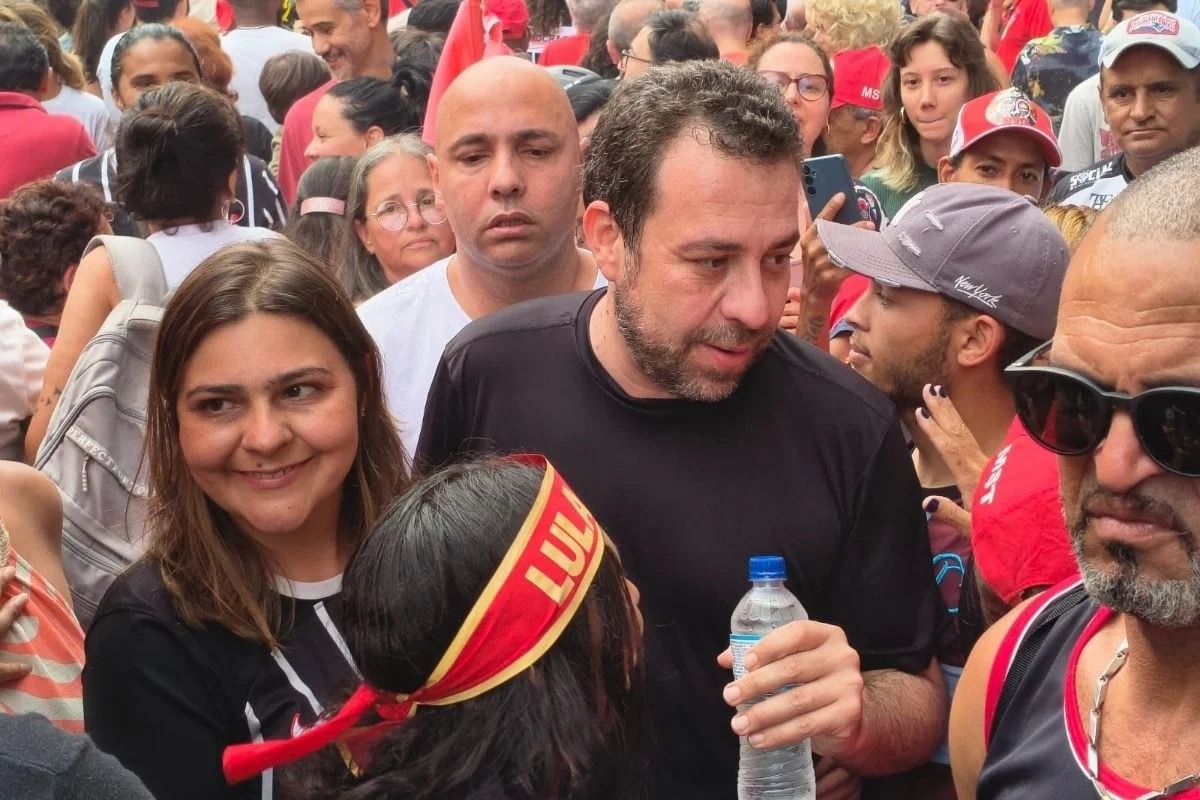 Na Paulista, Boulos fala em “anistia envergonhada” e pressiona Senado