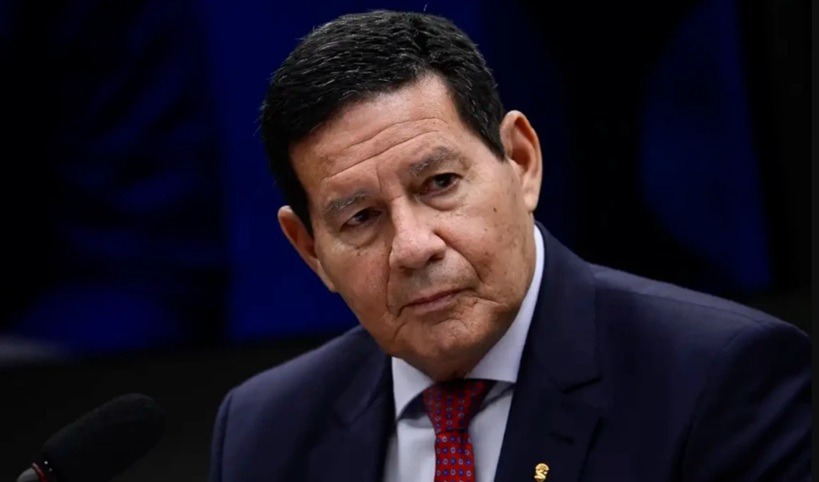 Mourão diz que Bolsonaro “pode morrer de um dia para o outro”