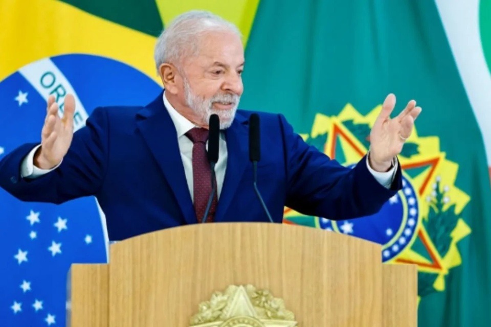Lula rebate Zezé Di Camargo e defende filhas de Silvio Santos