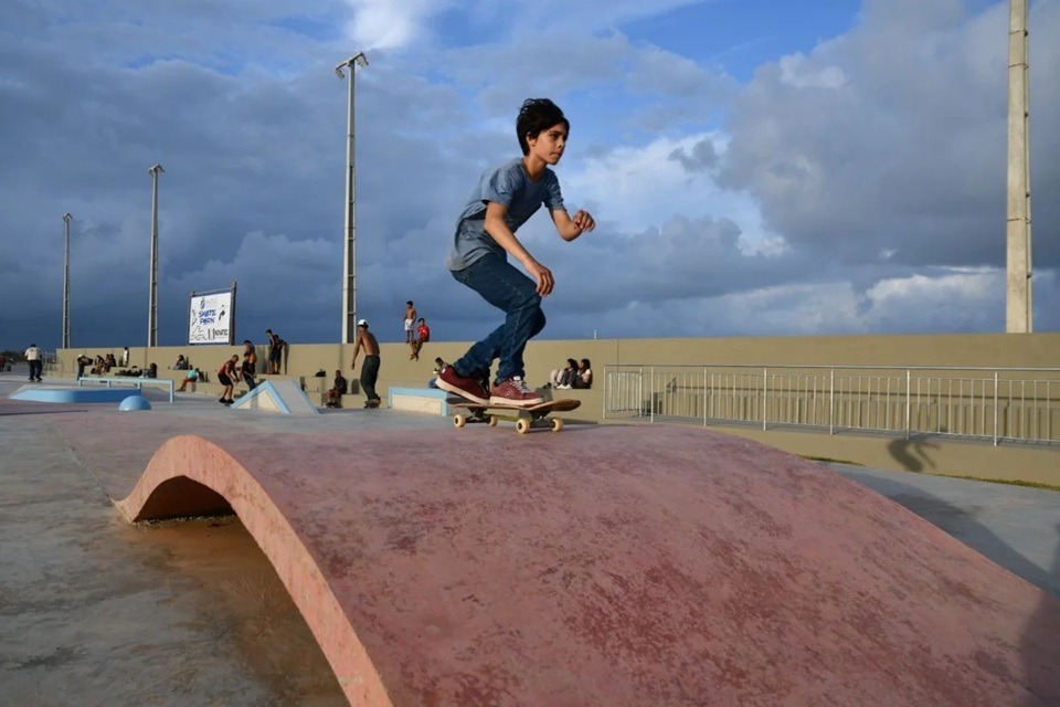 Prefeitura entrega Skate Park da Praia do Meio