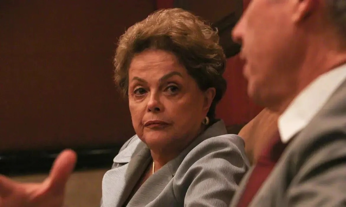 Justiça mantém indenização de Dilma por tortura na ditadura em R$ 400 mil e fixa pagamento mensal