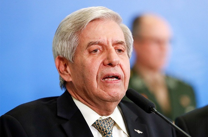 Moraes autoriza prisão domiciliar para Augusto Heleno após laudo da PF; veja momento em que o general chega em casa